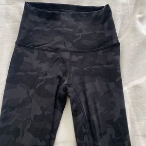 Lululemon Wunder Under Train Leggings size 2